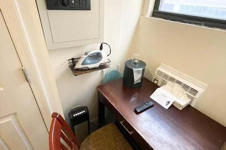 Room 15 of 22