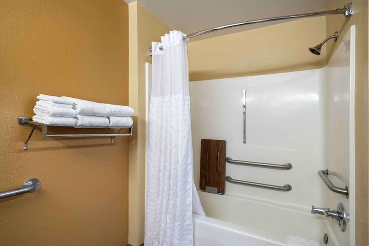 Room 14 of 29