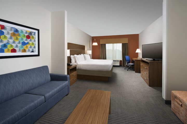Holiday Inn Express & Suites Bay City by IHG