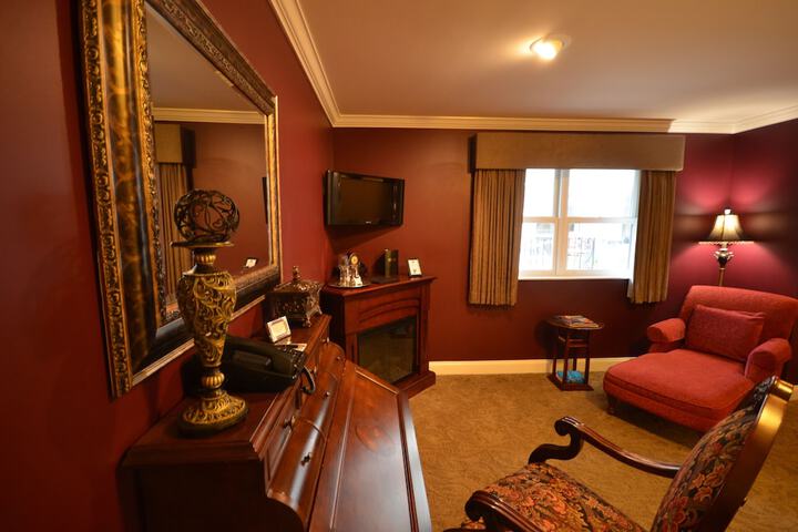 Room 28 of 43