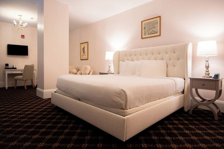 Room 14 of 77