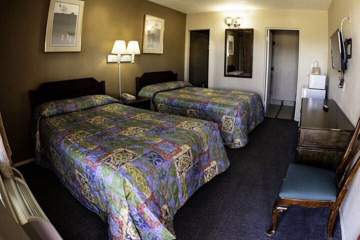 Room 12 of 25