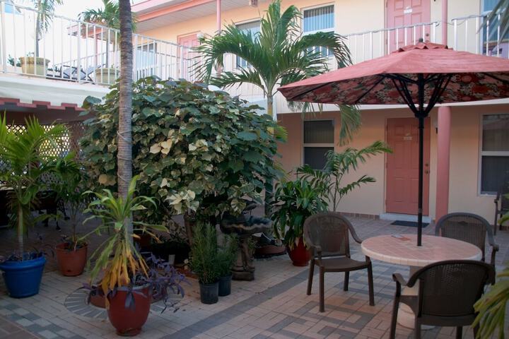 Hotel Exterior 43 of 48