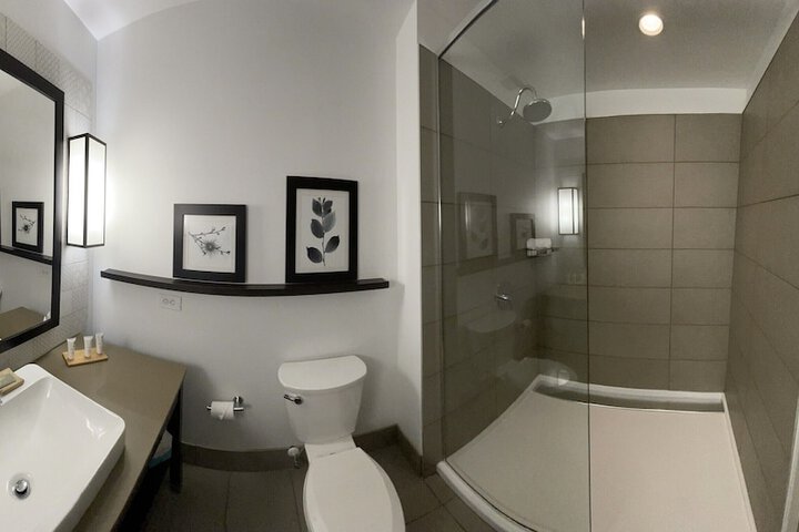 Room 26 of 42