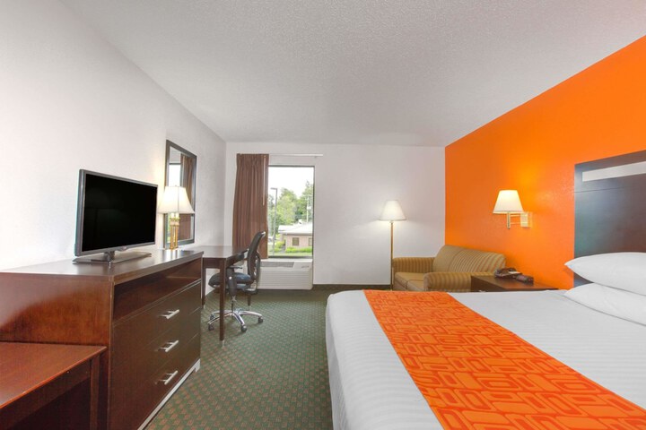 Room 13 of 16
