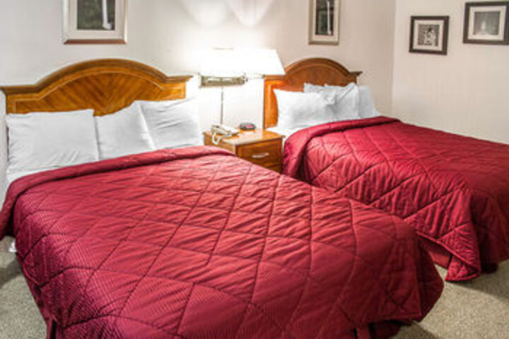 Rodeway Inn & Suites