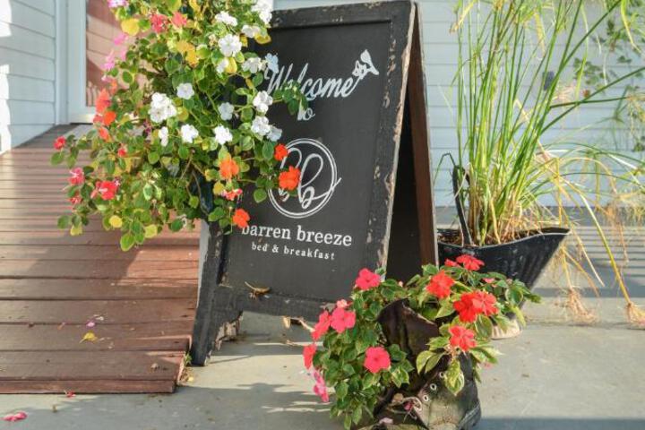 Barren Breeze Bed and Breakfast