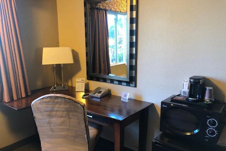 Room 9 of 17