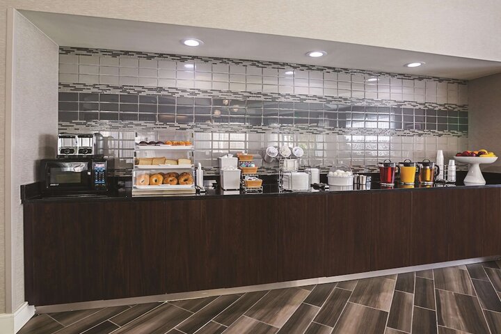 Breakfast/Coffee Service 36 of 42