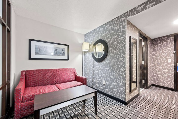 Room 28 of 49