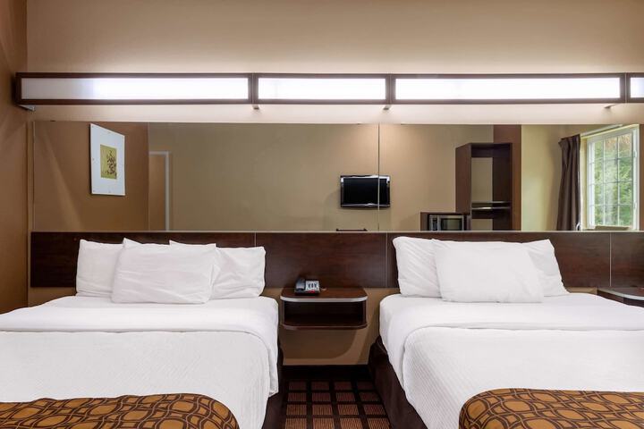 Room 4 of 17