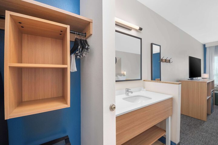 Room 40 of 59