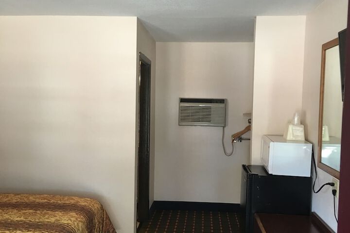 Room 46 of 80