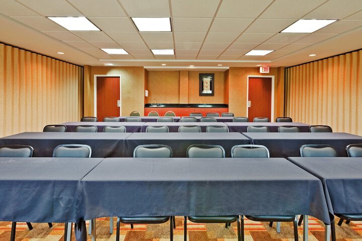 Holiday Inn Express Hotel & Suites Memphis / Germantown by IHG