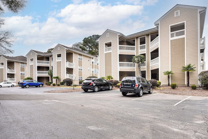 Golfers Oasis 1 Mi to Ocean: River Creek II Condo
