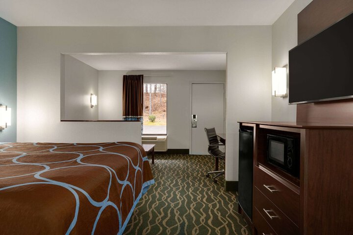 Room 6 of 36