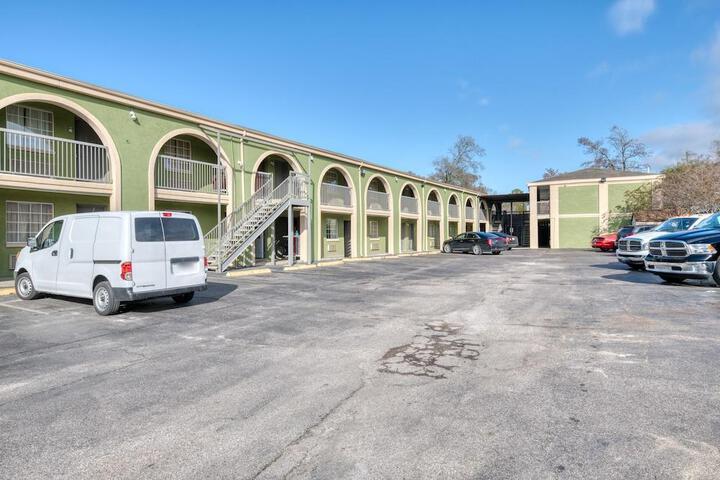 Parkway Inn Channelview