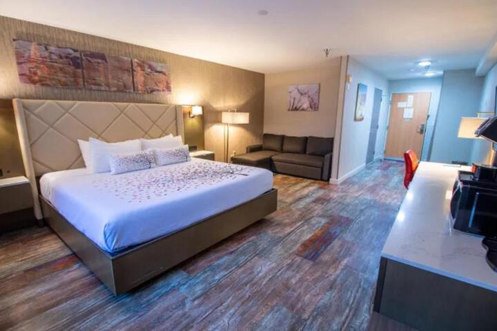 Empeiria High Sierra Hotel