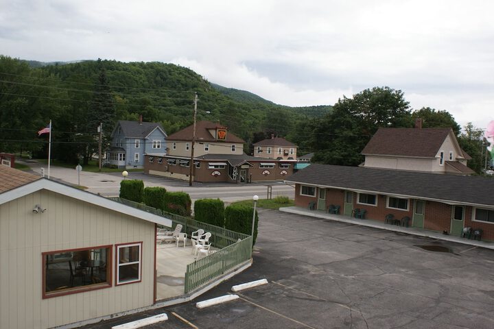 Northern Peaks Motor Inn