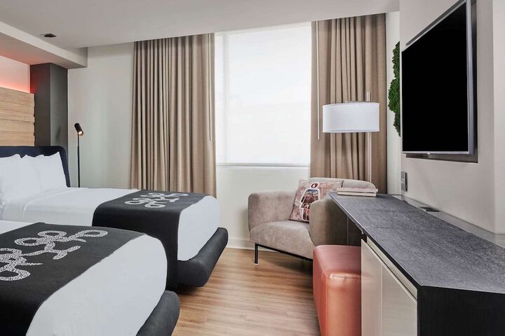 Room 47 of 94