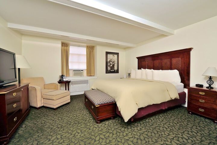 Room 42 of 46
