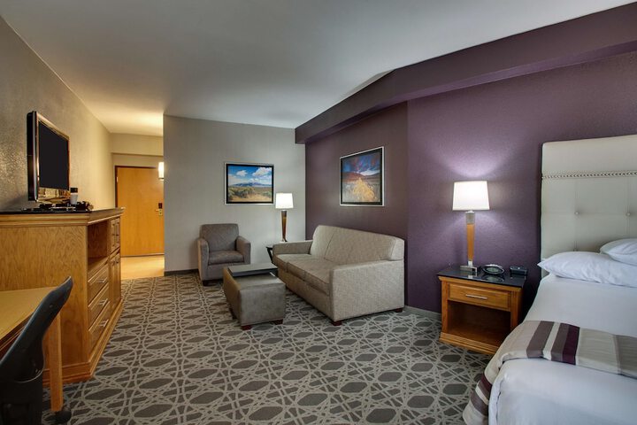 Room 41 of 77