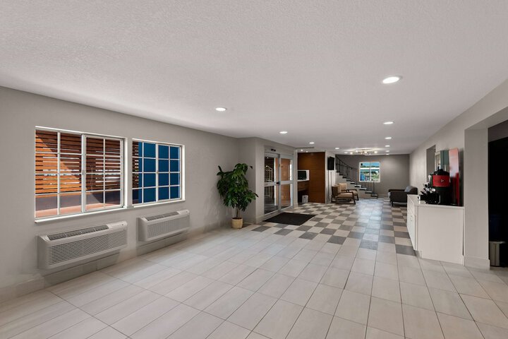 Wyndham Garden Ankeny / Des Moines