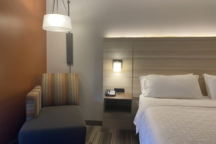 Holiday Inn Express Hotel & Suites Logansport by IHG
