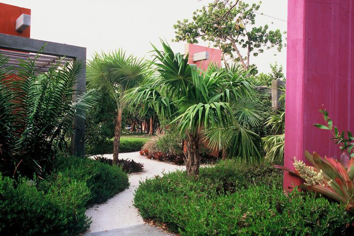 Hotel Exterior 104 of 119