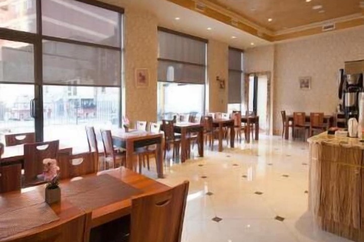 Ramada by Wyndham Flushing Queens