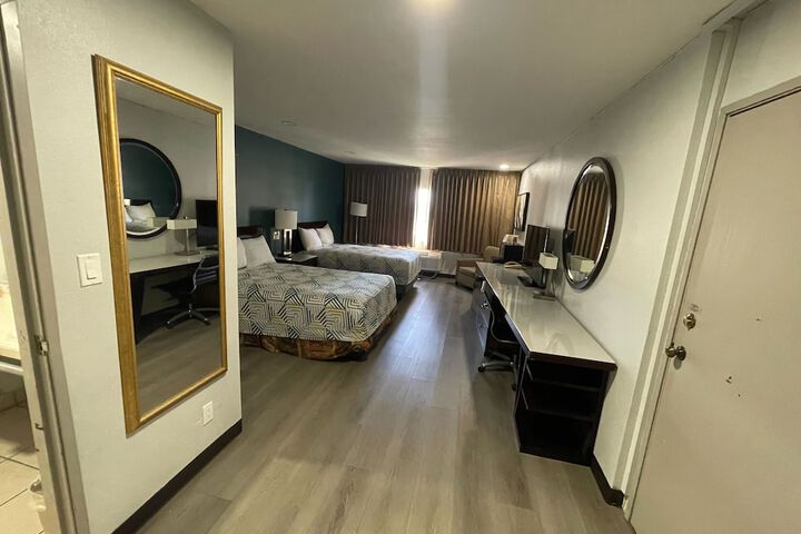 Room 15 of 39