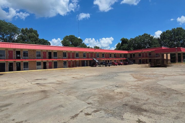 c towninn and suites