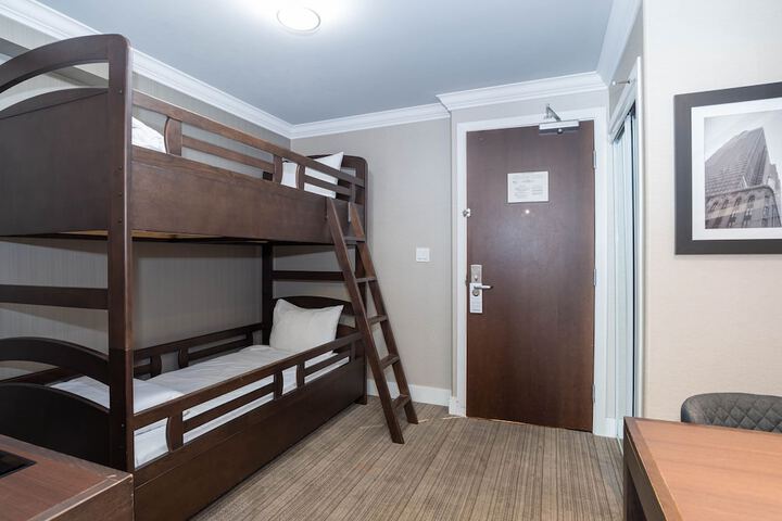 Room 44 of 78