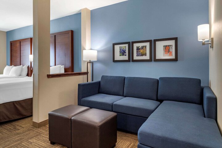 Room 52 of 70
