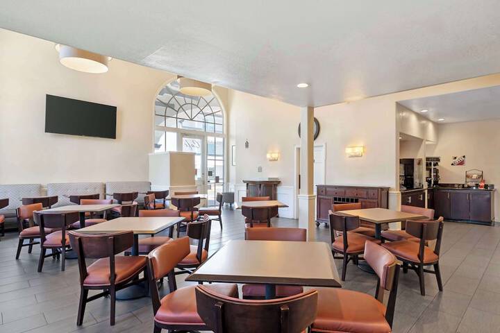 Best Western Plus Newport Mesa Inn
