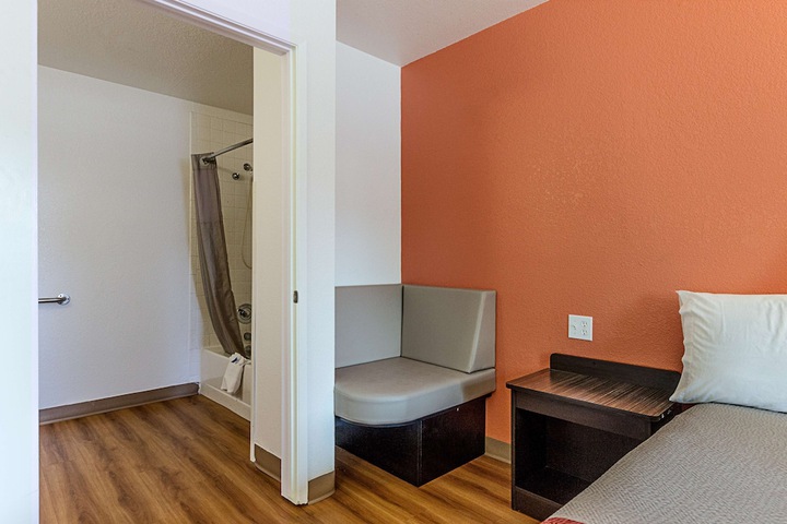 Room 25 of 35