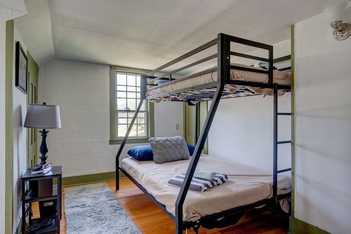 Room 48 of 75
