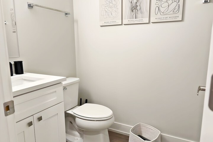 4BR Townhouse with Parking - WV rep 3