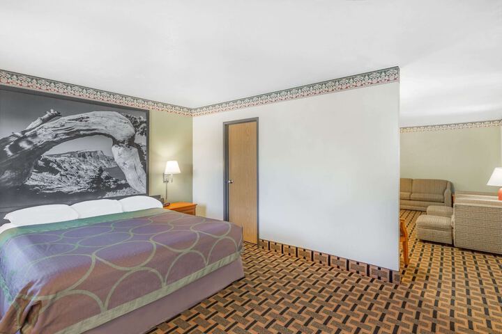 Room 11 of 15