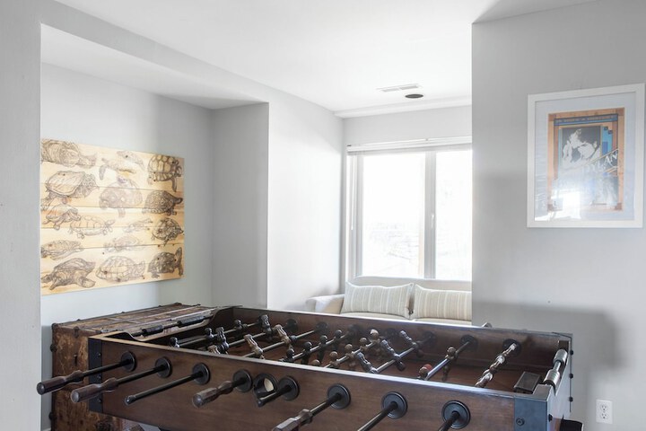 Lighthouse by Avantstay Beachfront View Home w / Pool Table & Ping Pong