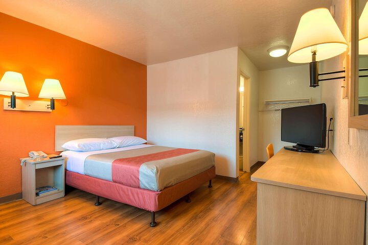 Motel 6 Westminster South - Long Beach