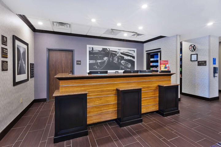 Hampton Inn & Suites Flint / Grand Blanc