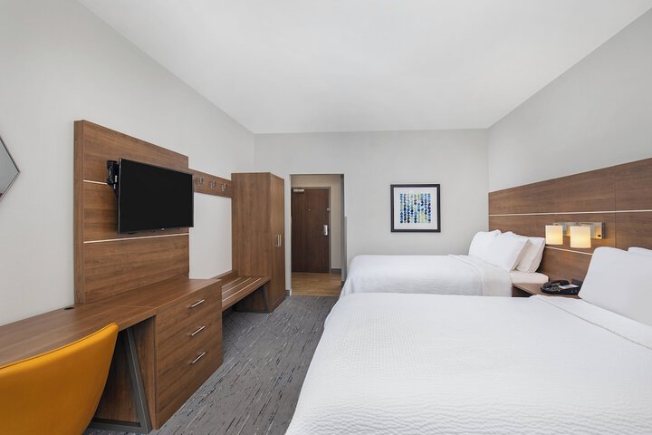 Holiday Inn Express & Suites Carrollton West by IHG