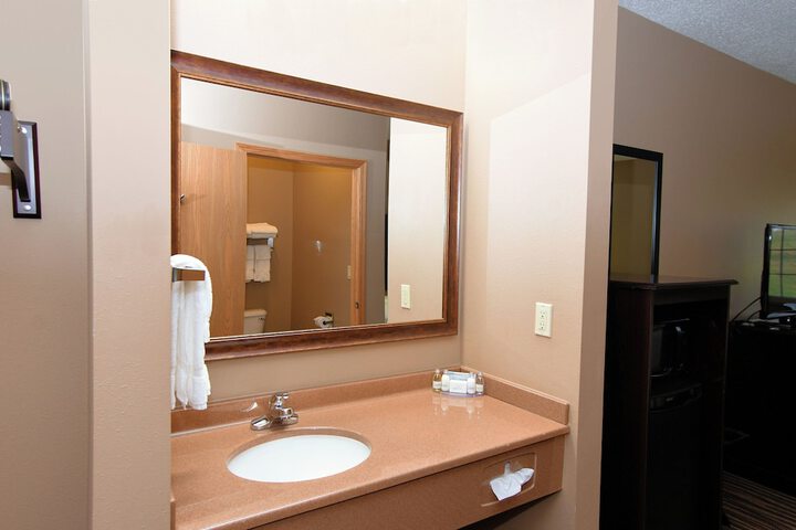 Room 28 of 118