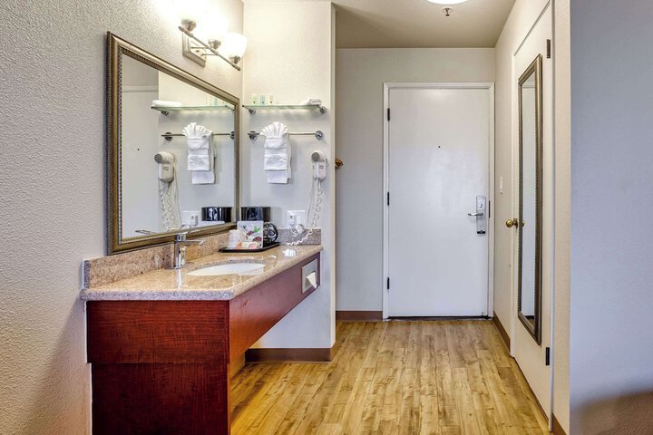 Room 20 of 42