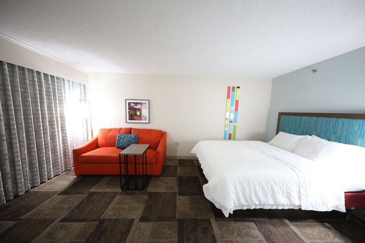 Room 48 of 93