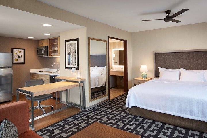 Room 22 of 38