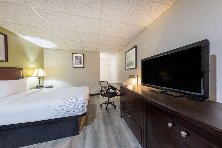 Room 22 of 39
