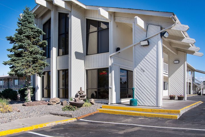 Motel 6 Madras OR
