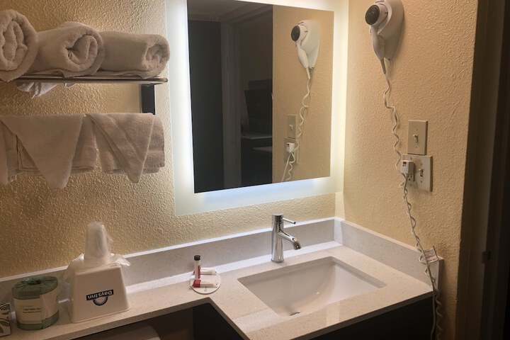 Room 5 of 24